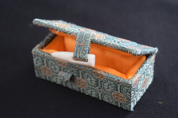 画像2: 芙蓉石10ｍｍ角　箱付【品質保証・セール価格】 (2)