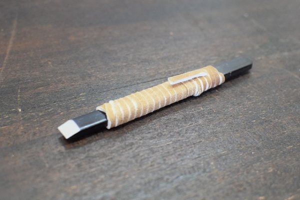 画像2: 印刀　角型両刃8mm　皮巻　濃州兼松 (2)