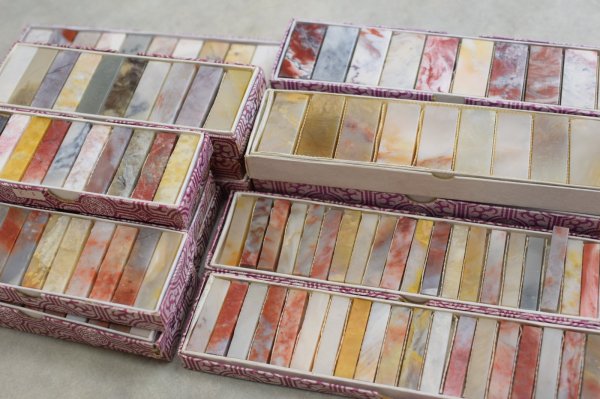 画像1: 昔の巴林彩凍石 3.5ｃｍ角【数量限定】【お買い得】 (1)